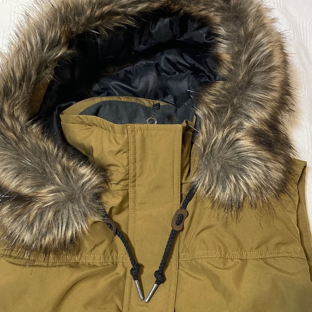 EDDIE BAUER SANDSTONE OLIVE NWOT FAUX FUR HOODED DOWN QUILTED PUFFER VEST - Picture 16 of 16